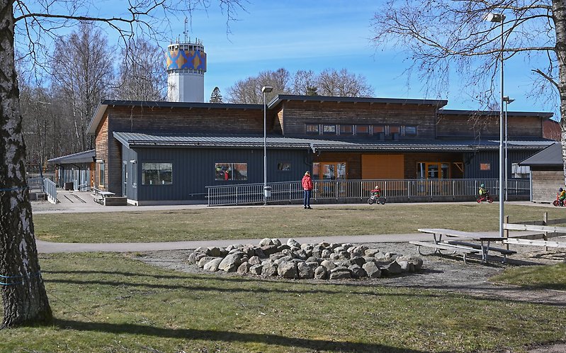 Byggnad och skolgård Tornets förskola
