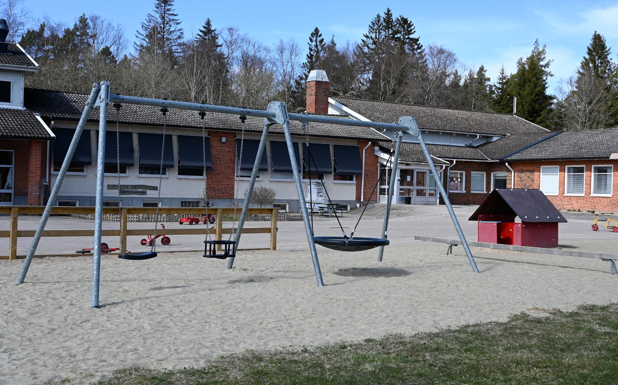 Byggnad och skolgård Pjätteryd naturförskola