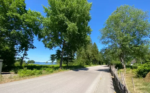 Fiskevägen med utsikt över sjön Möckeln.